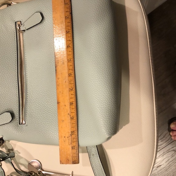 Guess Handbag - Picture 2 of 9